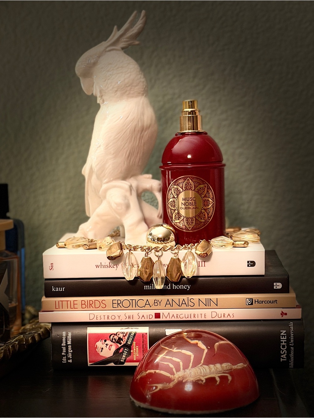 GUERLAIN Musc Noble Red and Gold Body Mist